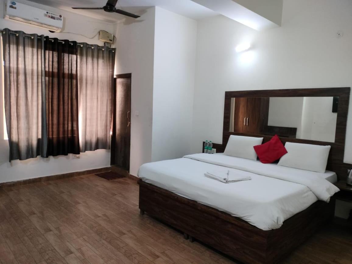 The Rejoice Hotel & Guesthouse Greater Noida Exterior photo